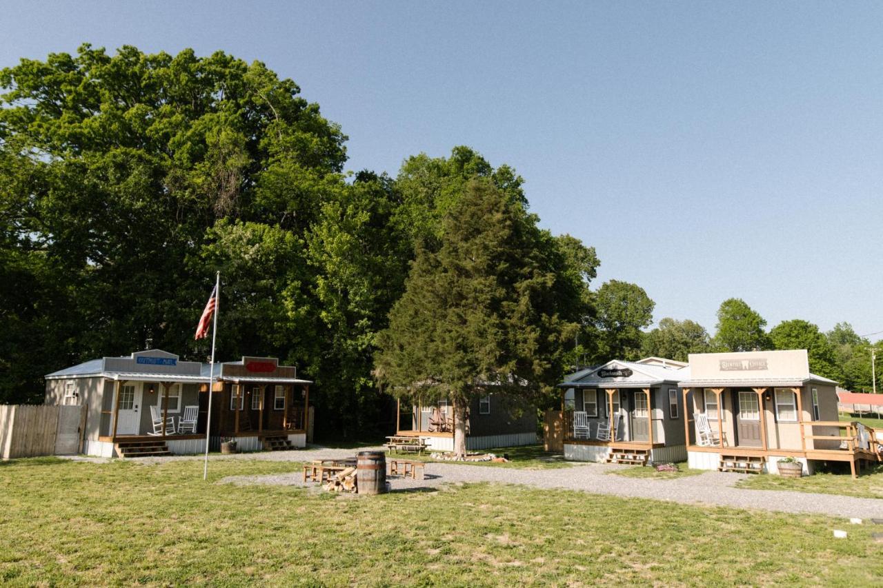 Hotel The Outpost Grand Rivers Exterior foto